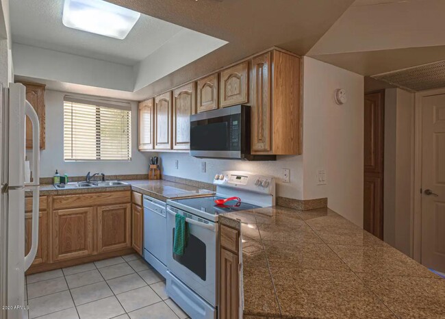 Foto del edificio - 2228 N 52nd St
