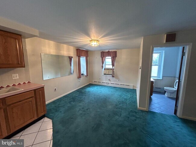 Foto del edificio - 6502 Ridge Ave