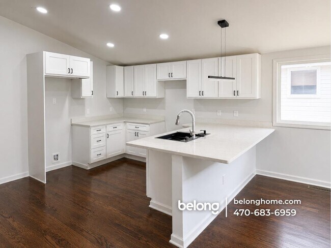 Foto del edificio - 1735 Alvarado Terrace SW