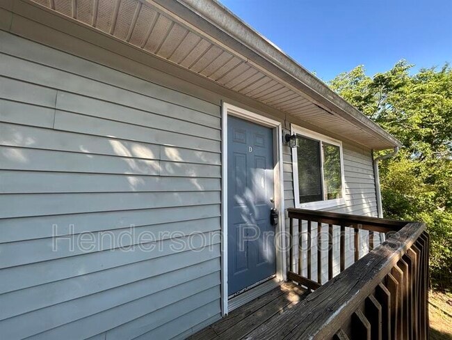 Building Photo - 1420 Riverview Rd