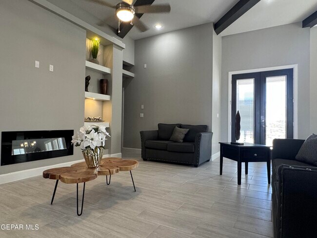 Foto del edificio - 13079 Emerald Hls Ave