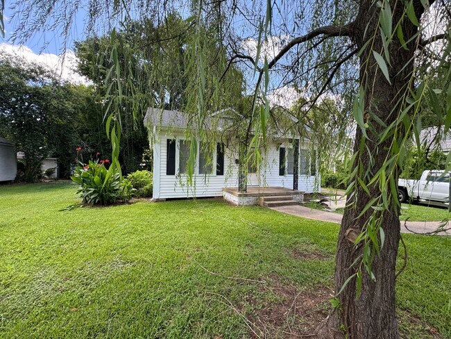 Foto del edificio - 3516 Alexander Ave