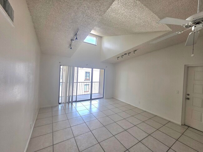 Foto del edificio - 203 Foxtail Dr