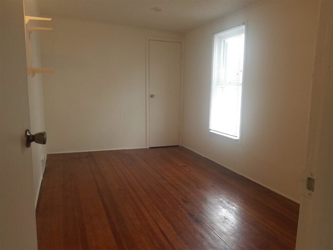 Building Photo - 17 Colfax Ave
