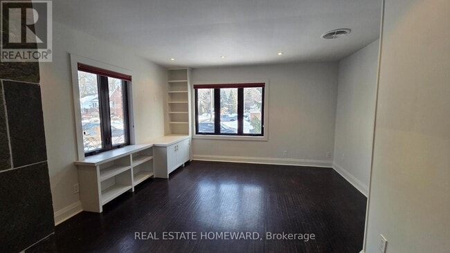 Building Photo - 34 Wood Glen Rd