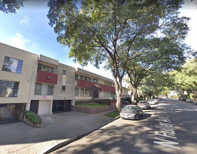 Foto del edificio - 1227 N Fuller Ave