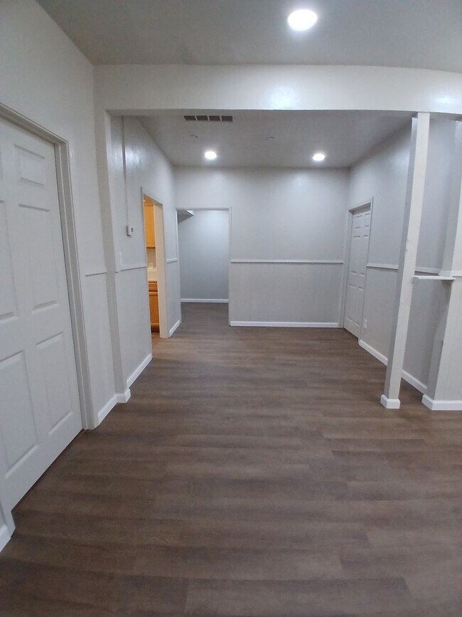 Foto del edificio - 3-Bedroom, 2-Bath Home for Rent in Brawley