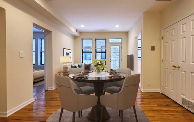 Building Photo - 917 W Dakin St