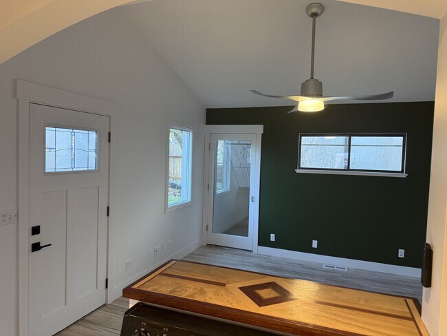 Foto del edificio - 8544 S 300 E