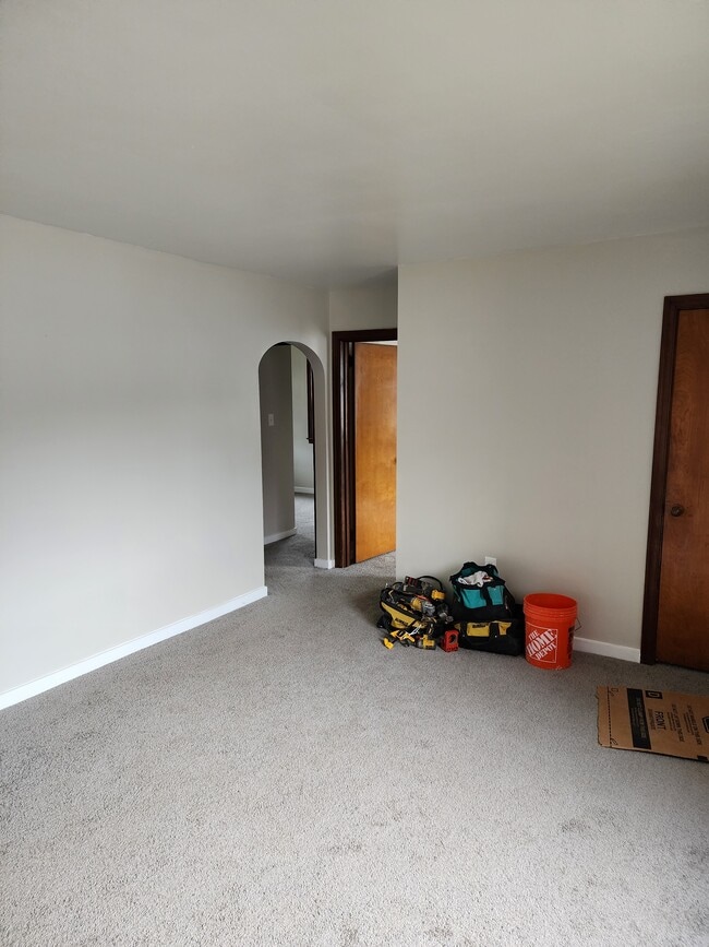 Living Room - 5103 Grand Ave
