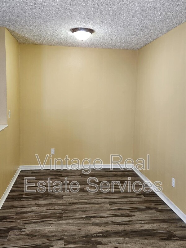 Foto del edificio - 305 W Grant St