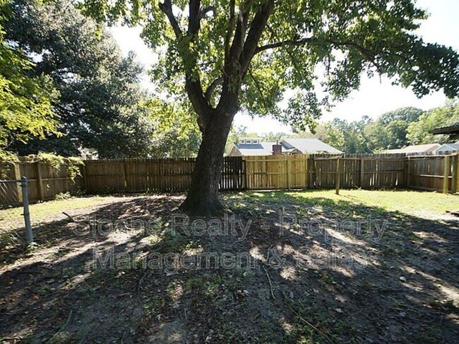 Foto del edificio - 119 Carolina Wren Ave