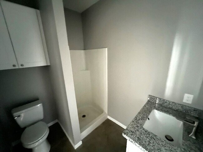 Foto del edificio - 2 Bedroom 2 bath Duplex for lease
