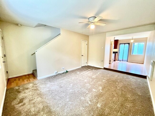 Building Photo - Great 2B 2BA Condo in Pacific Beach