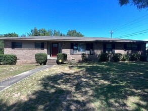 Building Photo - 215 Walnut Dr