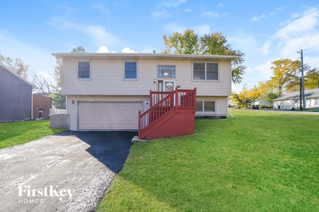 Building Photo - 3219 W Beach Dr