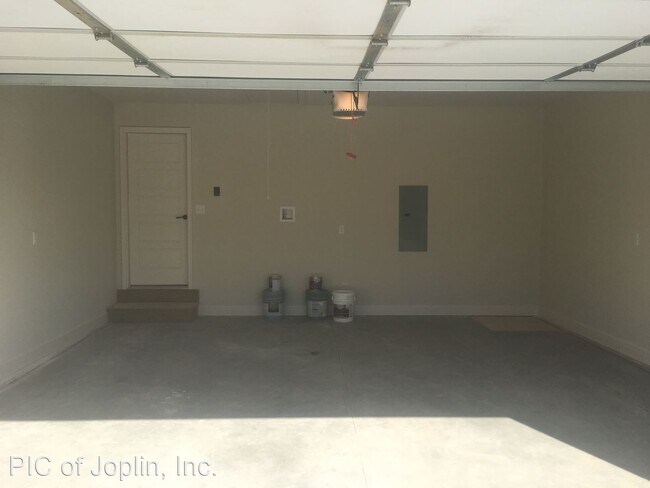 Building Photo - 3 br, 2 bath House - 2417 S Murphy