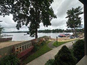 Building Photo - 380 Park Dr