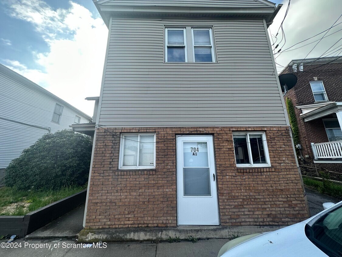 Foto principal - 704 Hazle St