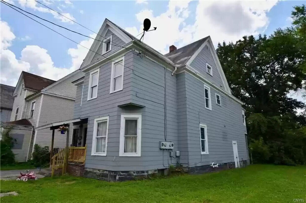 15557 W Ostrander Ave Unit 1, Syracuse, NY 13205 Condo for Rent in