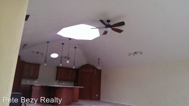 Foto del edificio - 616-57 Pleasant Valley Rd