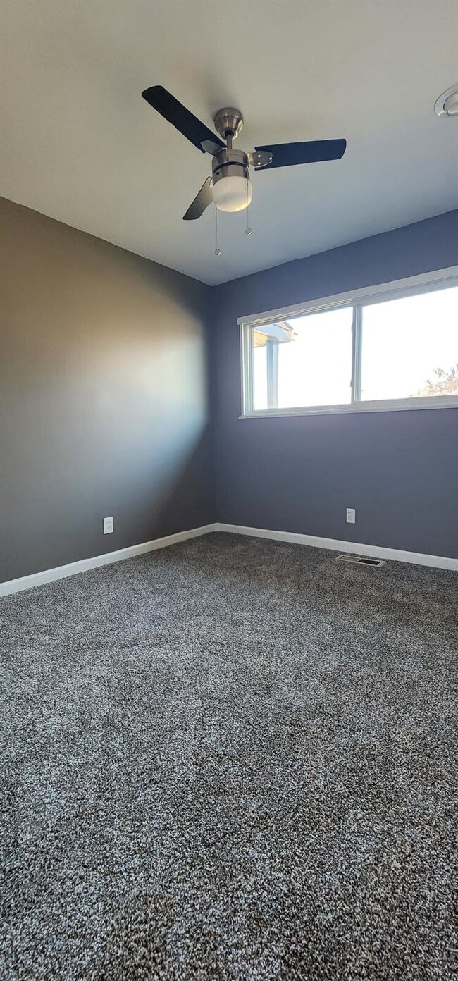 Building Photo - 956 Altavia Dr