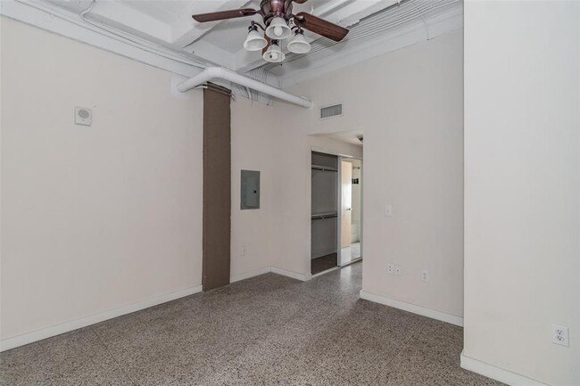 Foto del edificio - 221 W Lancaster Ave