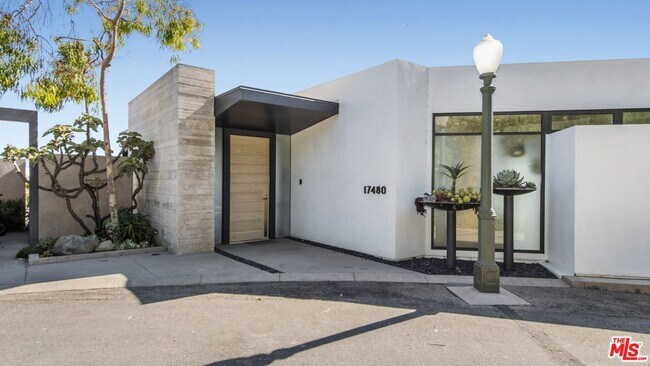 Building Photo - 17480 Revello Dr