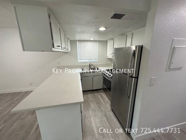 Foto del edificio - 6953 Hopkins Dr