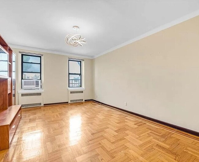 Building Photo - 255 Bronx River Rd