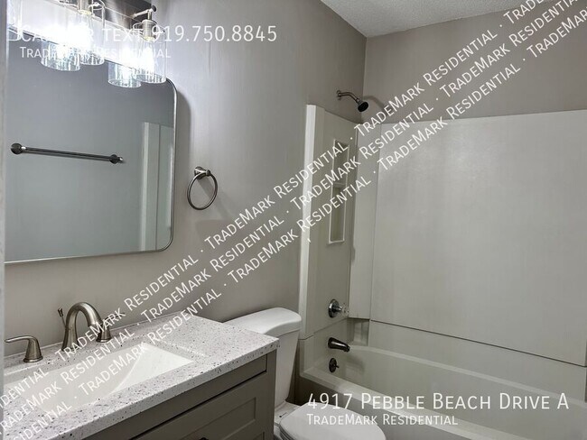 Foto del edificio - 4917 Pebble Beach Dr