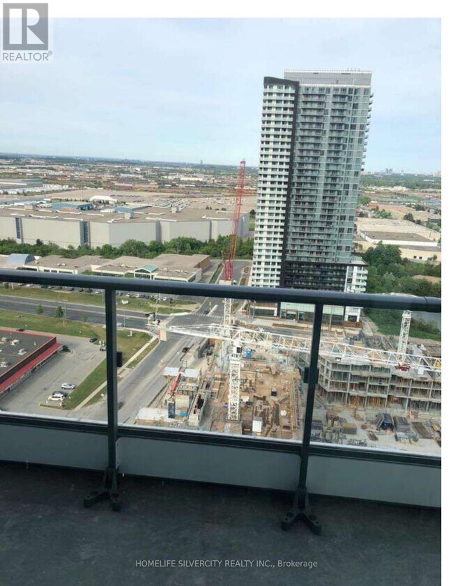 Photo du bâtiment - 950 Portage Pkwy