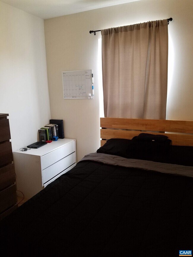 Building Photo - 813 Rainier Rd