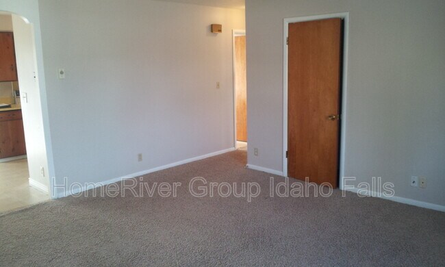 Building Photo - 1080 Garfield St