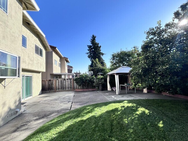 Foto del edificio - 2321 Oak Flat Rd