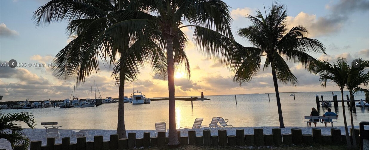 Primary Photo - 87200 Overseas Hwy