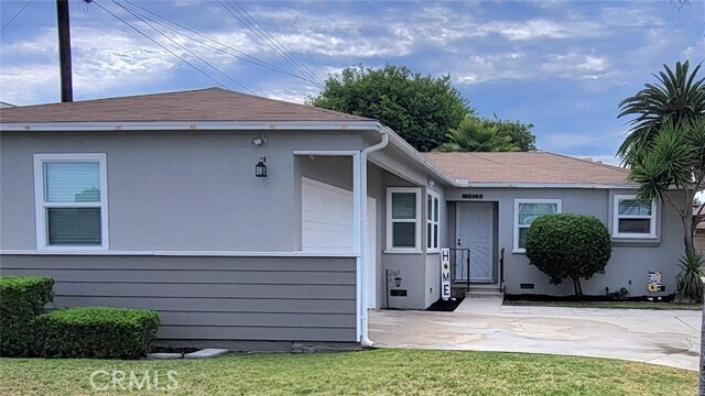 Foto principal - 16423 Woodruff Ave