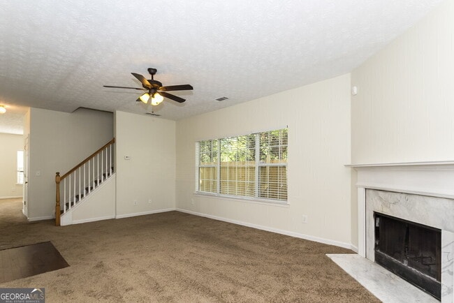 Building Photo - 4060 Robin Cir