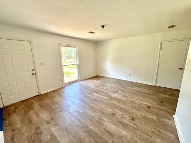 Building Photo - 3004 Belafonte Ave NW