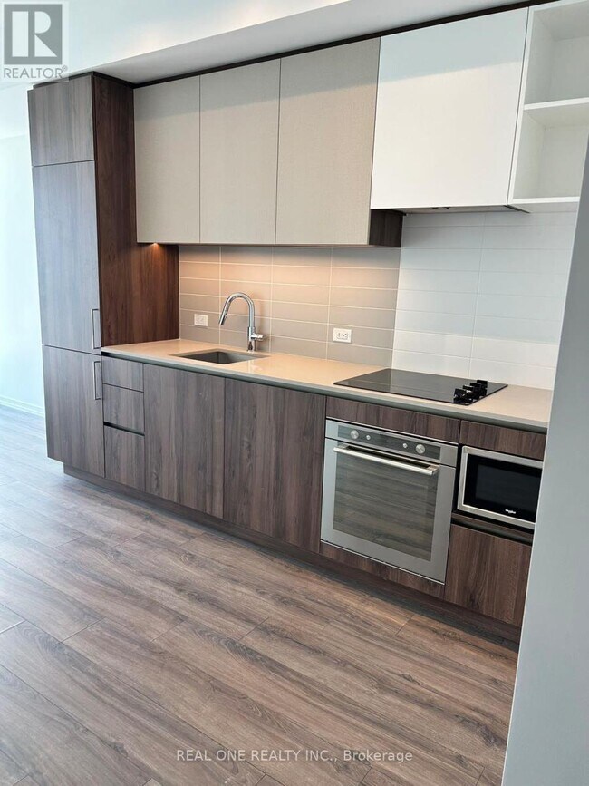 Photo du bâtiment - 1000 Portage Pkwy