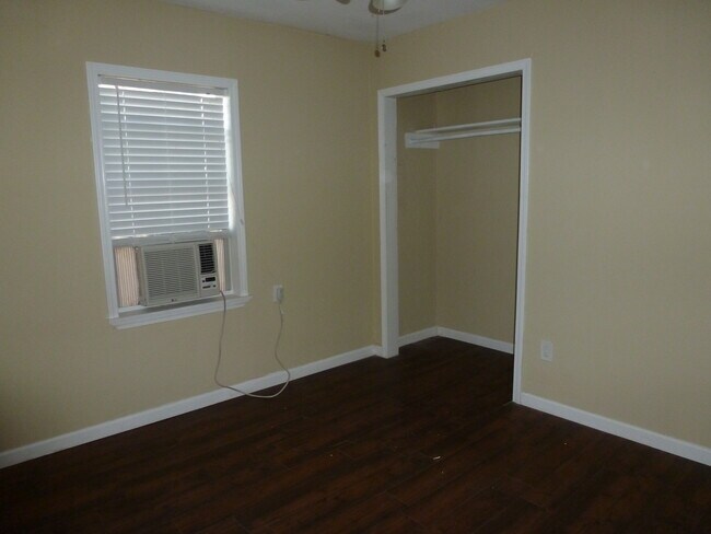 Building Photo - 4408 aspen st