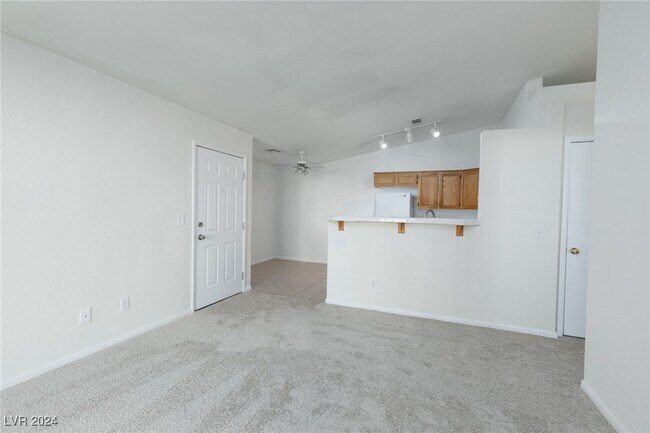 Building Photo - 2110 Los Feliz St