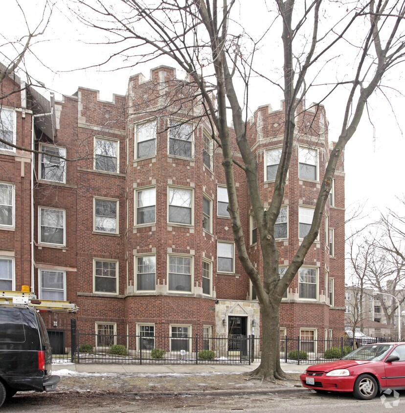 Building Photo - 1637-1639 W Granville Ave