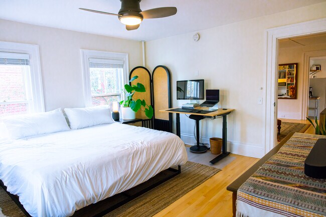 Foto del edificio - 64 Carleton St