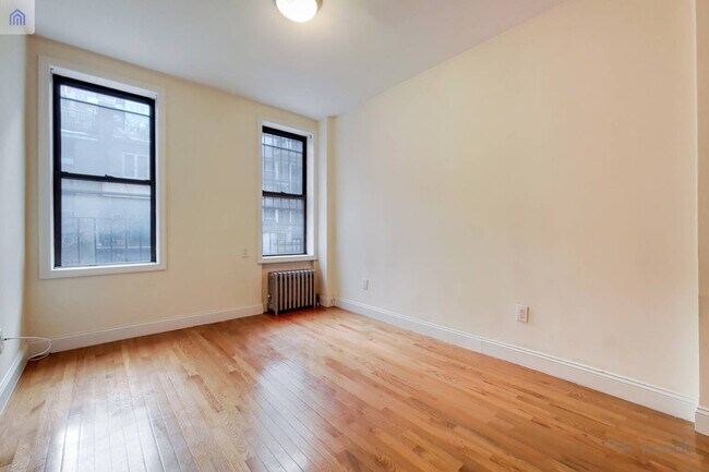 Building Photo - 226 E 36th St