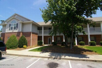Building Photo - 2217 Locksley Woods Dr