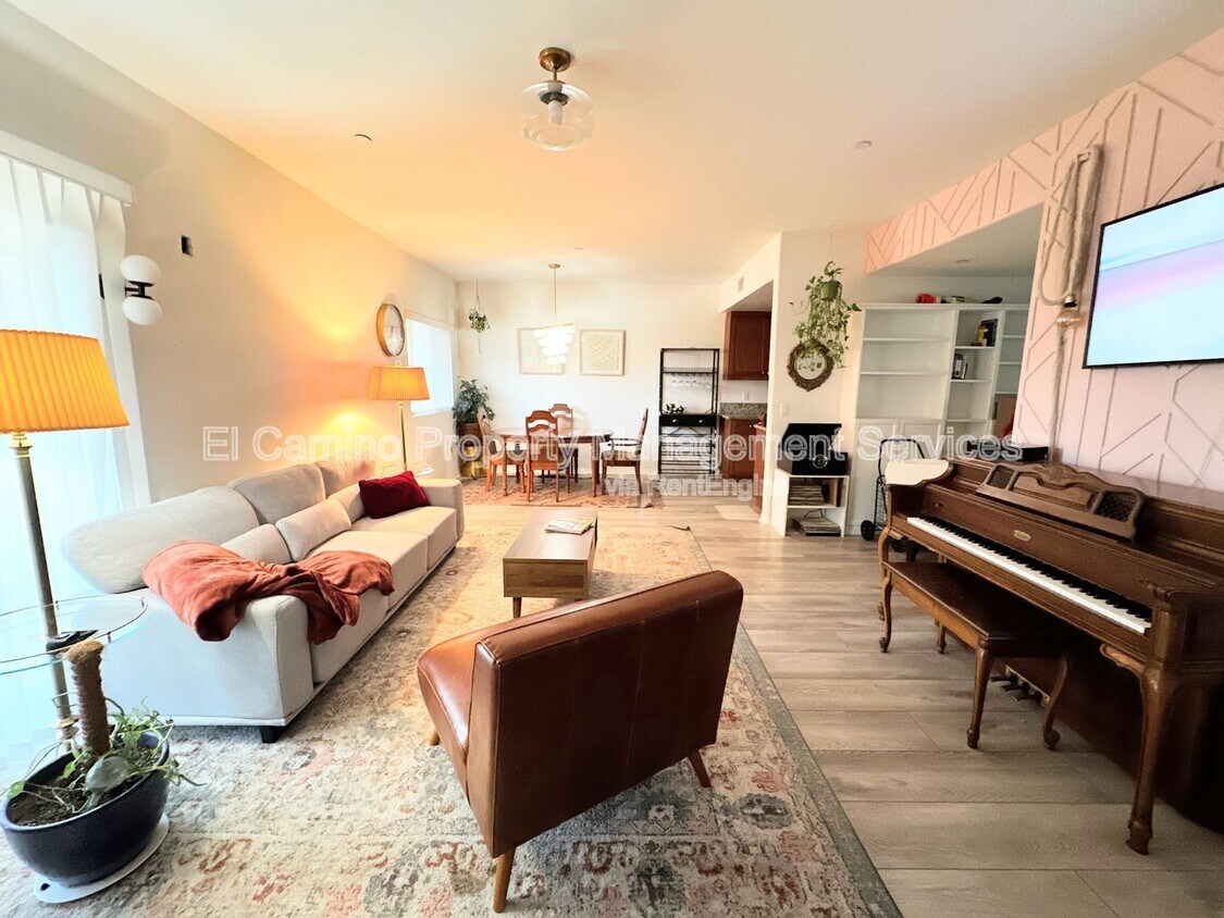Photo - 17230 Newhope St