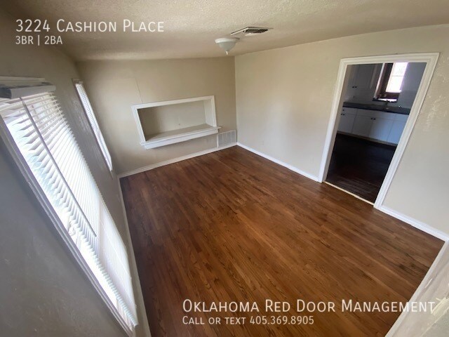 Building Photo - 3224 Cashion Pl