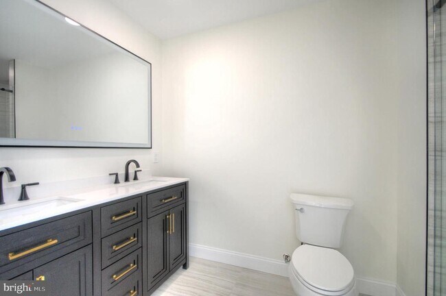 Building Photo - 1326 Chanticleer