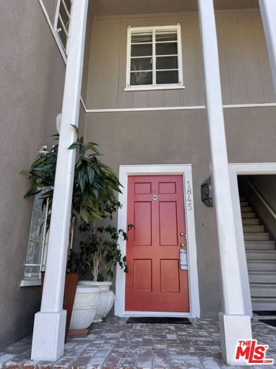 Foto del edificio - 1845-1845 1/2 S Beverly Glen Blvd